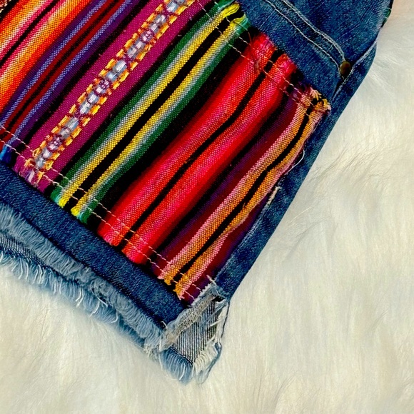 Multi Colored Demim Fringe Shorts, size 2 pre-owned - Picture 6 of 6